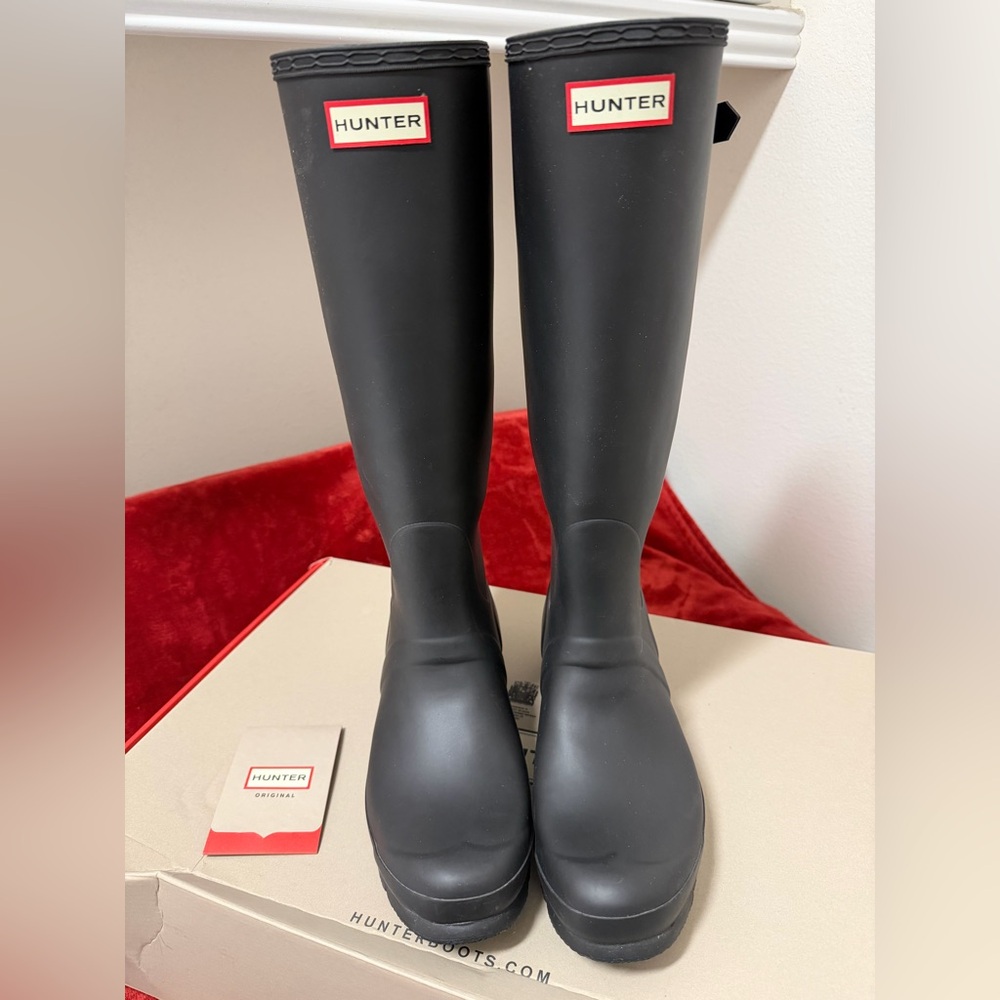 Hunter Black Tall Rain Boots. Adjustable .